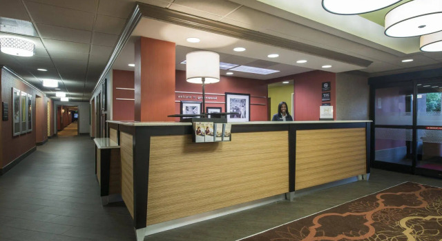 Hampton Inn Greenwood, Забронировать Отель Отели Южной Каролины с завтраком, Завтраки