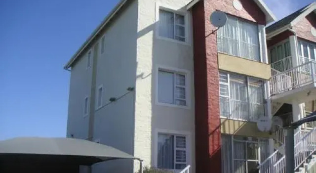 Waterside Living DB03, Забронировать Отель Отели Route 62 с бассейном, Бассейн