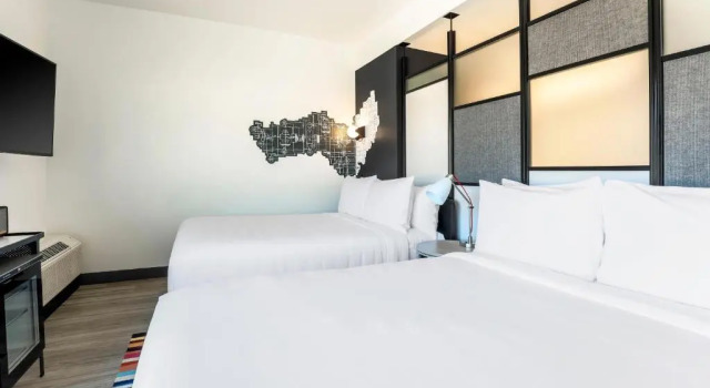 Четырёхместный номер Standard Aloft by Marriott Reno-Tahoe International Airport
