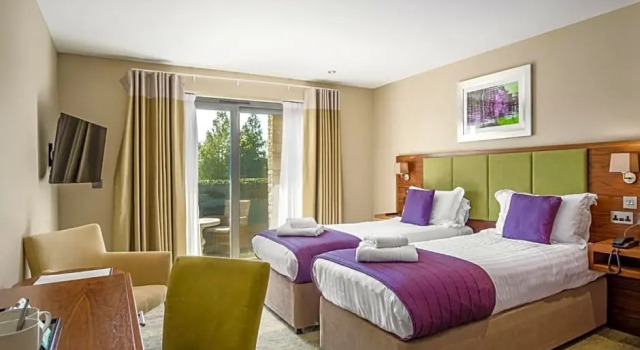 Номер Standard с видом на поле для гольфа Cotswolds Hotel & Spa