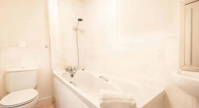 Апартаменты BEST PRICE! STUNNING 2 Bed City Centre - 4 single beds or 2 Super king, Smart TVs, Sofa Bed & FREE SECURE PARKING