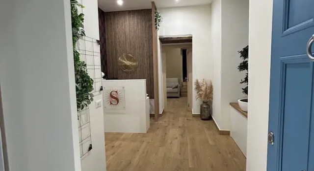Somnia Luxury Rooms, Забронировать Отель Неаполь Кампания, рядом с Церковь Пио Монте делла Мизерикордия