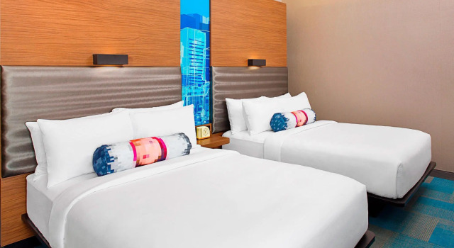 Четырёхместный номер Standard Aloft by Marriott Cleveland Beachwood