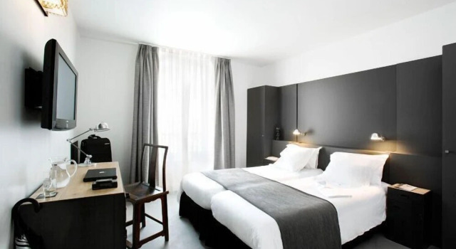 Le Commerce, Varaa Hotelli Saint-Julien-Puy-Laveze Ranska