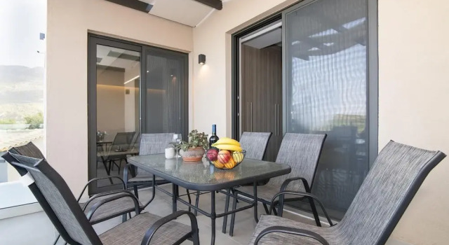 Семейный люкс с 2 комнатами с видом на море Serenity Suites sea view Zacharo