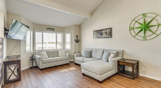 Lake-view Condo in Osage Beach: Walk to Boat Ramp, Забронировать Отель Отели Осейдж-Бич 3 звезды, 3*