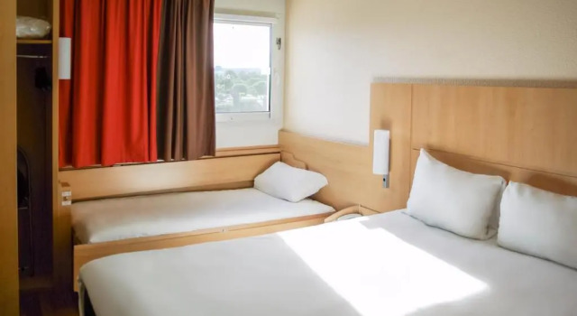 Трёхместный номер Standard ibis Bayonne Centre