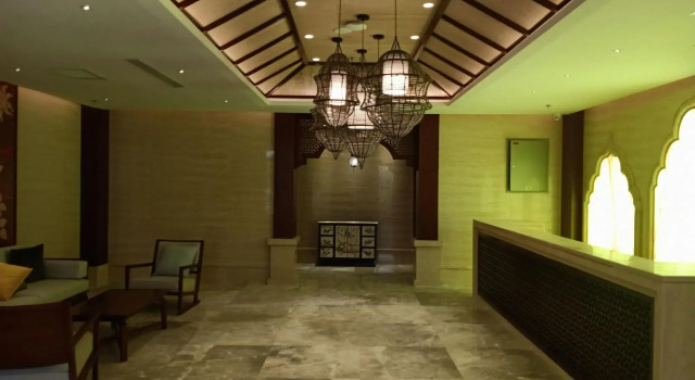 Mangshi Bailongshe Hotel (Dehong Mangshi Airport Dehong Mangshi Square Branch)
