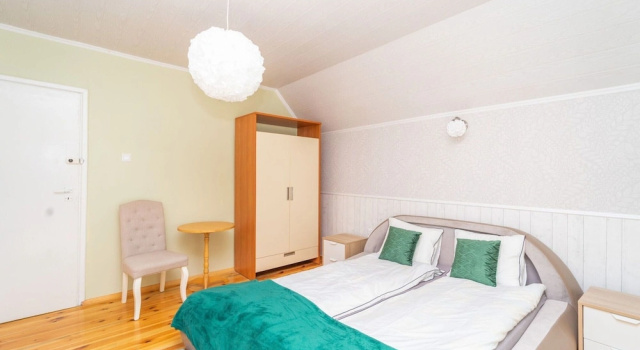 Коттедж Large Holiday Home With Private Garden