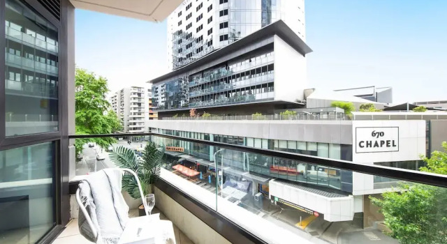 Bright & Modern 2BR Apt on Iconic Chapel Street, Book Apartment Melbourne 