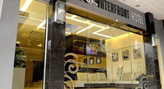 Номер Standard KK Waterfront Hotel