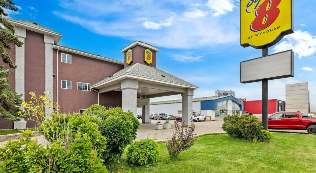 Super 8 by Wyndham Saskatoon Near Saskatoon Airport, Reservar Hotel North Industrial Saskatoon