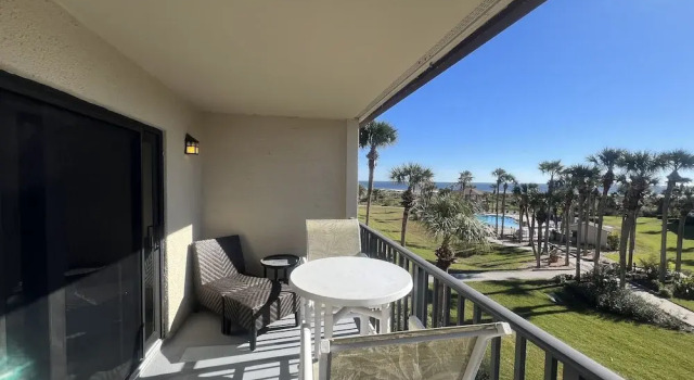 Апартаменты Ocean-view Condo With 2 Pools, Beach Access & Private Lanais