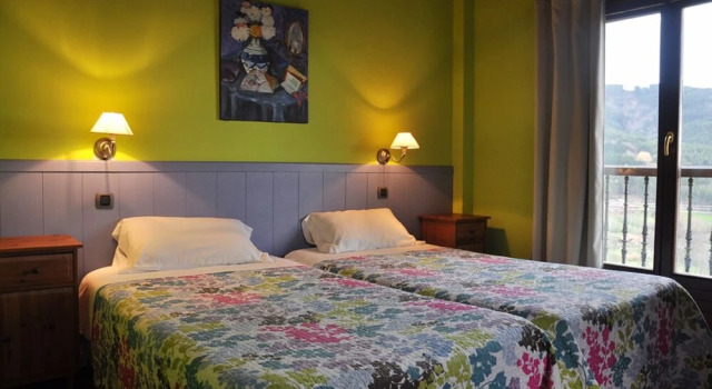 Casa Rural Goiena, Rezerwuj Hotel Hotele w Baskonia z parkingiem, Parking