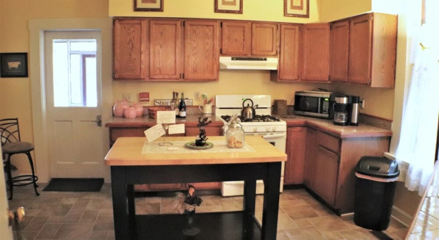 Трёхместный люкс Deluxe 50 Lincoln Short North Bed & Breakfast