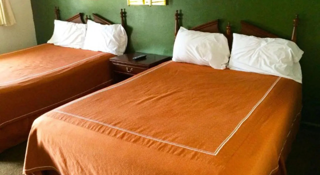 Четырёхместный номер Standard Motel Forrest Rockville