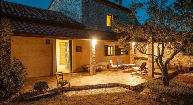 2 Bedroom Stunning Home In Sarici, Prenota Hotel Divsici Istria centrale