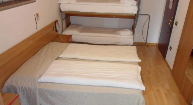 Четырёхместный номер Standard Hotel Rialto