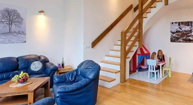 Апартаменты Spacious Apartment With Easy Connectivity