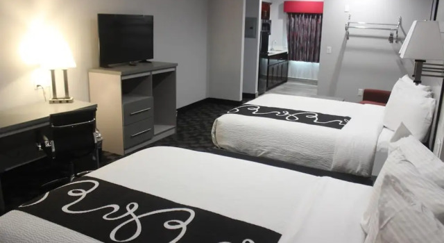 Люкс Paris Inn & Suites
