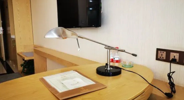 Люкс Business Vienna International Hotel (Bengbu City Gate)