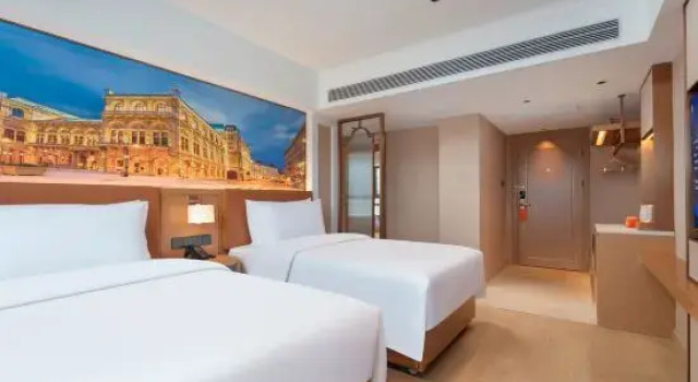 Люкс Vienna Hotel (Dali Erhai Railway Station Wanda Branch)