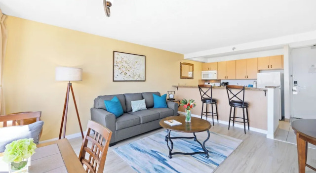 Апартаменты c 1 комнатой с видом на горы Waikiki Sunset Close to Beach with Parking