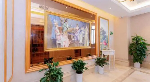 Vienna Hotel Shenzhen Longgang Ainan Road, Rezerwuj Hotel Hotele w Shenzhen z parkingiem, Parking