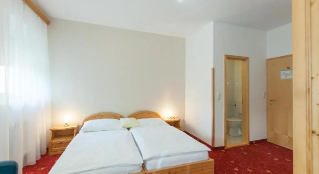 Hotel Vösenhuber, Rezervați Hotel Ernsthofen 