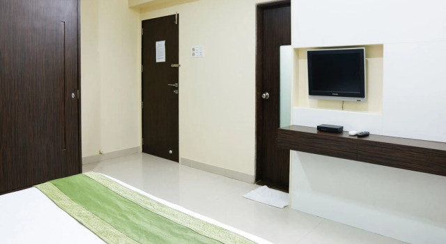 Treebo Seven Apatments Bandra