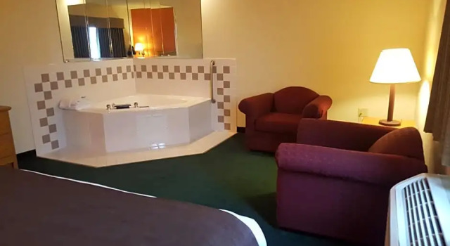 Люкс Holiday Inn Express Garden City East by IHG