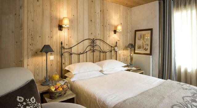 Четырёхместный семейный номер Standard с видом на горы Hotel Chalet Les Saytels, BW Signature Collection