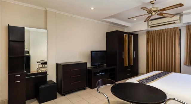 Номер Standard с балконом The Classroom Hotel
