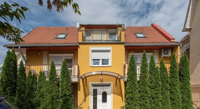 Bötös Villa Haus, Book Villa Hoteller i Western Transdanubia med parkering, Parkering