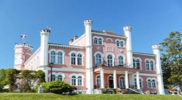 Birini Castle, Rezervasyon Otel Saulkrasti Pieriga