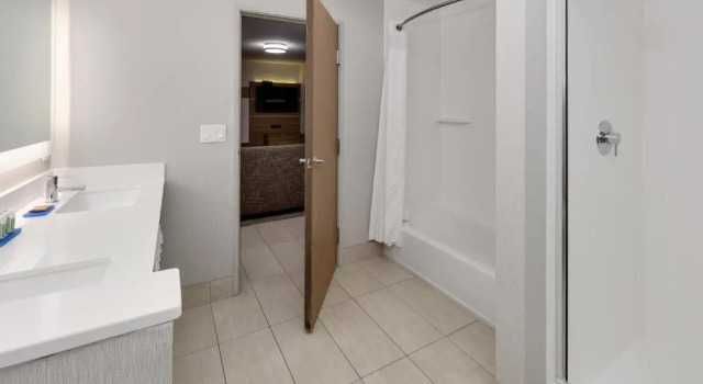 Люкс с 2 комнатами Holiday Inn Express Scottsbluff - Gering by IHG