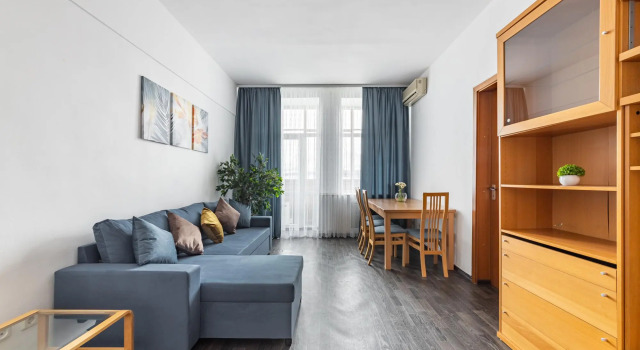 ApartLux Космодамианская, Забронировать Апартаменты/квартира Отели Москвы с парковкой, рядом с Таганская (Таганско-Краснопресненская), Парковка