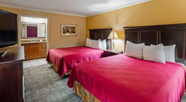 Четырёхместный номер Standard Osage Creek Lodge
