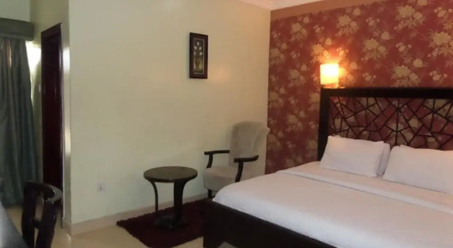 Номер Standard Отель Ellis Suites Limited