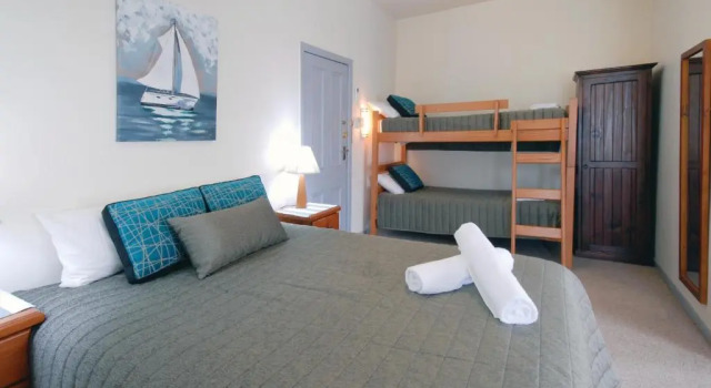 Семейный номер Standard с видом на реку Riverview Boutique Motel