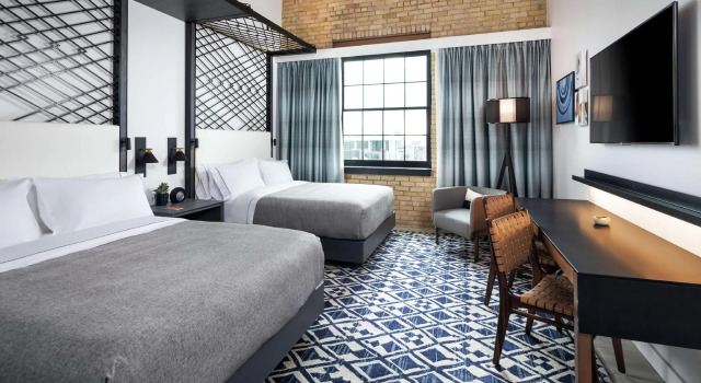 Четырёхместный номер Standard Canopy by Hilton Minneapolis Mill District