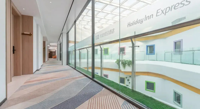 Holiday Inn Express Yangzhou Grand Canal Theatre by IHG, Buchen Sie Hotel Yangzhou 