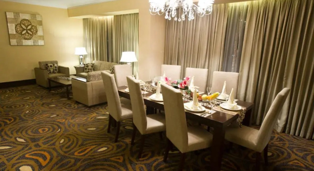 Люкс Пентхаус Emerald Garden International Hotel