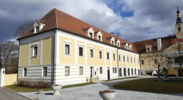 Schloss Haindorf, Забронировать Отель Отели Waldviertel 3 звезды, 3*