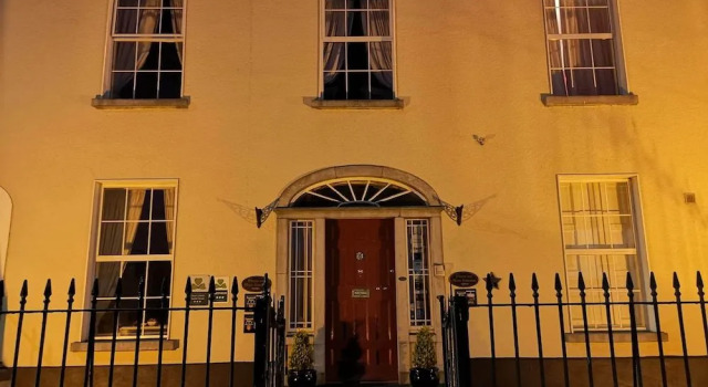 Townsend House Guest House, Book Pension Hoteller i Birr med morgenmad, Morgenmad