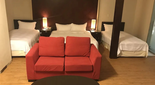 Gin Lon Lake motel