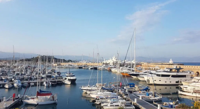 Апартаменты Penthouse Antibes apartment