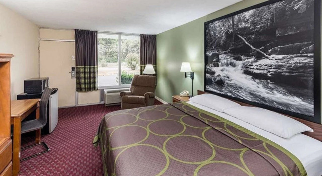 Super 8 By Wyndham Hope, Boek Hotel Hotels in Missouri met zwembad, Zwembad