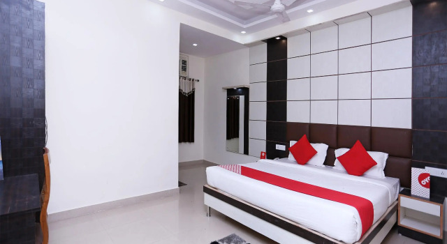 OYO 15643 Laxmi Sadan Residency, Забронировать Отель Раивала штат Уттаракханд