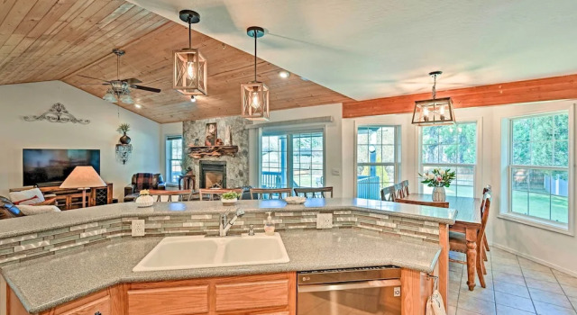 Near Trails, Lakes & Golf: Pinetop Home w/ Deck, Book Hotel Pinetop Arizona